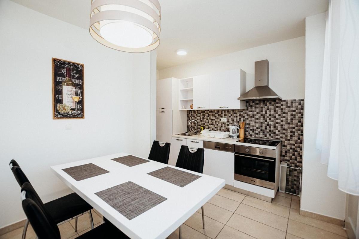 Double And Single S Apartments 扎达尔 外观 照片